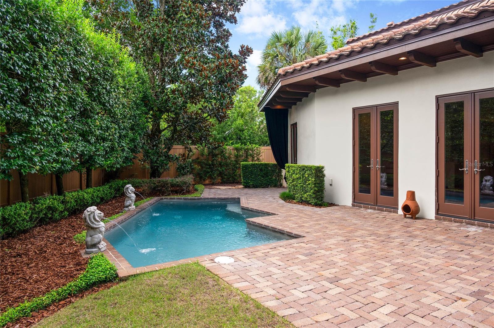 LAKE KNOWLES TERRACE - Residential