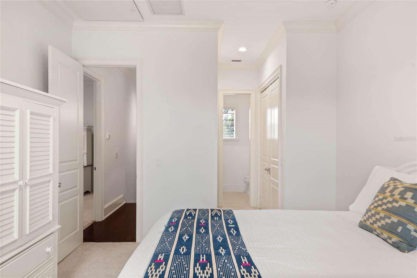 LAKE KNOWLES TERRACE - Residential