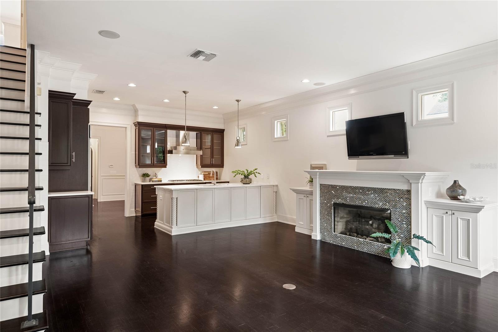 LAKE KNOWLES TERRACE - Residential