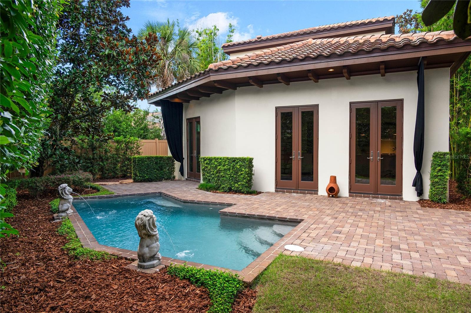 LAKE KNOWLES TERRACE - Residential