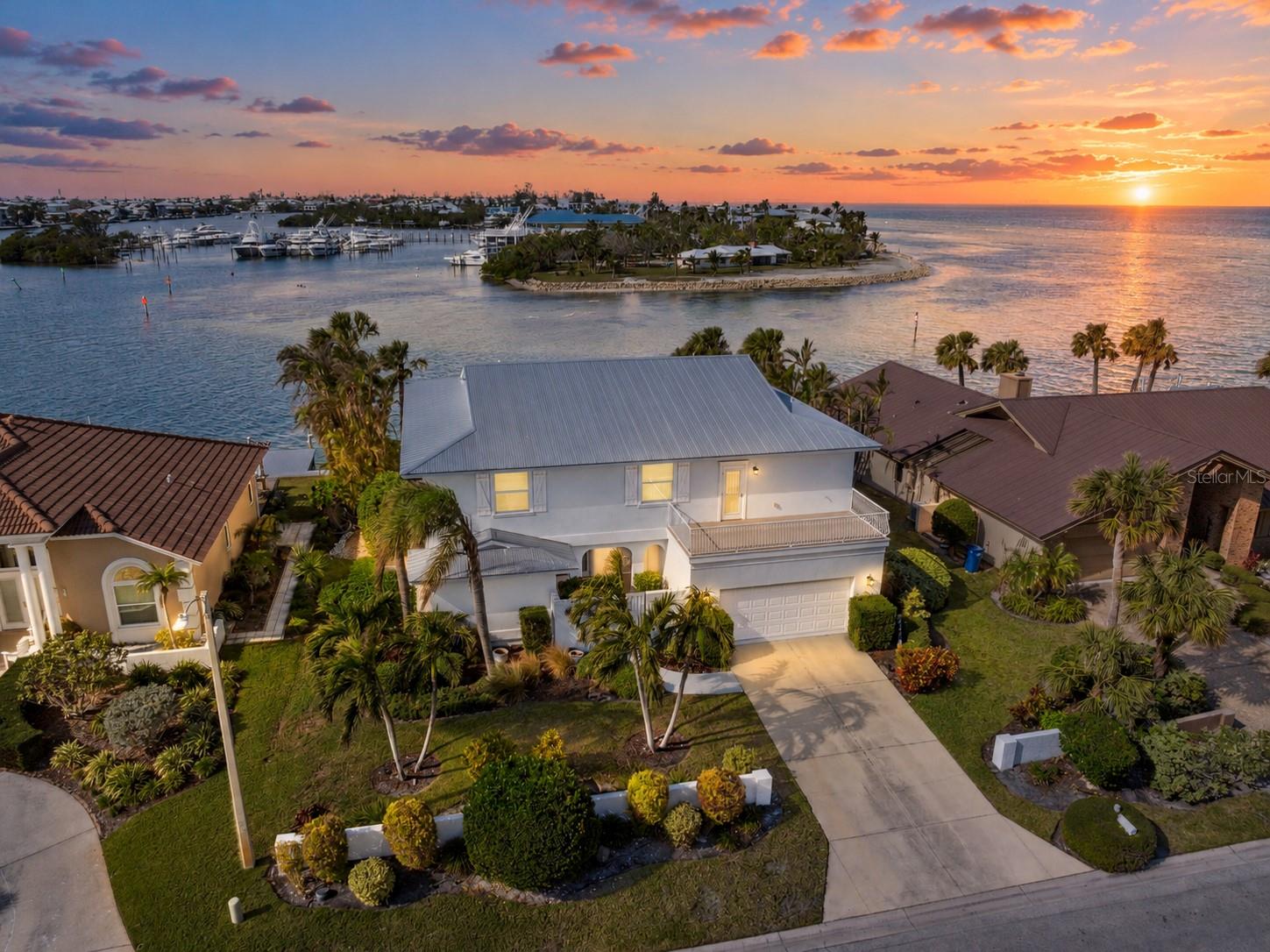 727 KEY ROYALE DRIVE