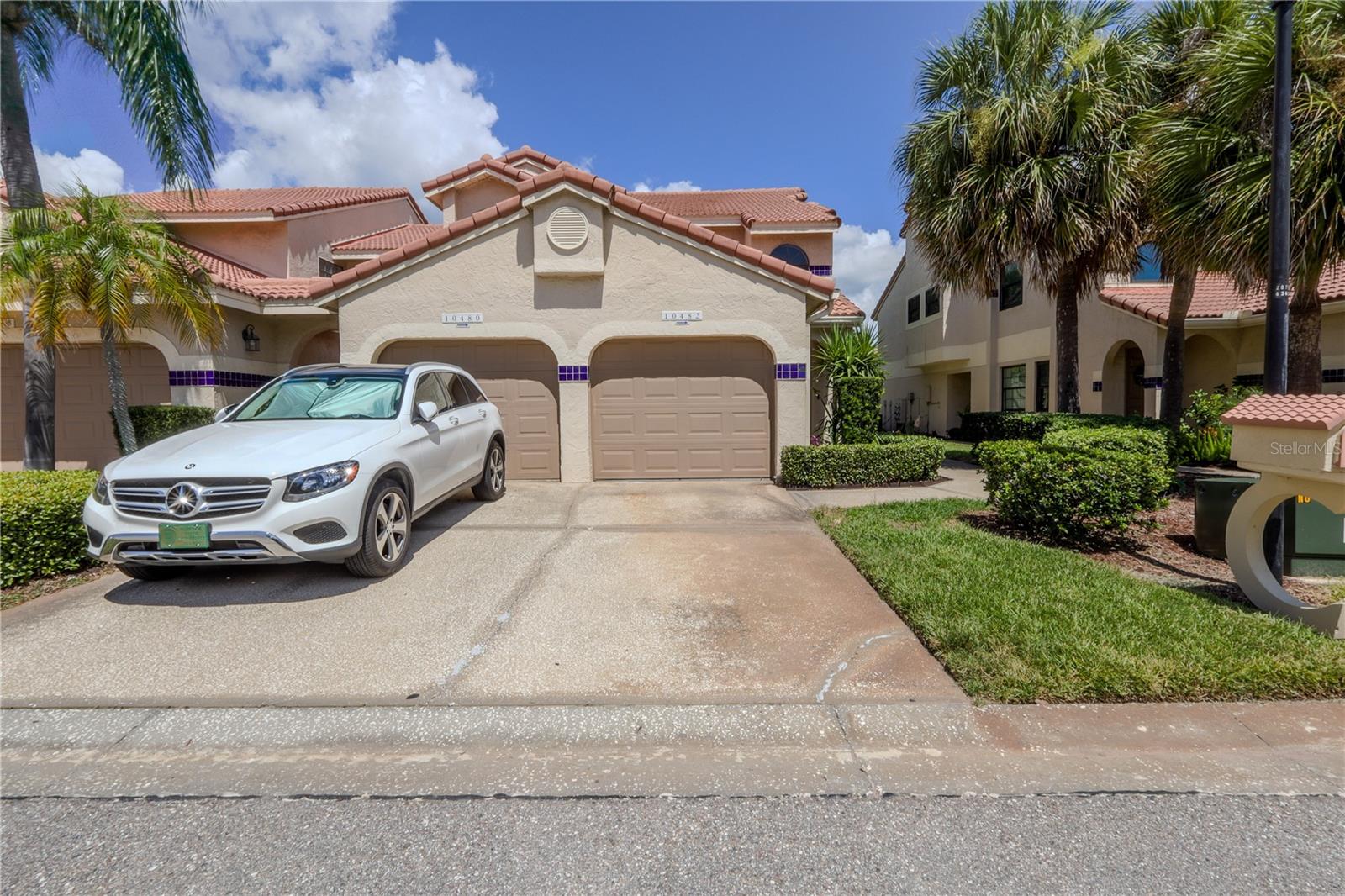 Great opportunity to live in or own a well maintained, Mediterranean style condo/townhouse in San Marino Bay! Desirable upstairs end unit with one car garage. Living room features a fireplace and vaulted ceilings, making it feel even larger than it is. Updated kitchen and baths. Screened in balcony This is maintenance free living at its best! Easy access to all Tampa Bay has to offer including short drives to Tampa International Airport and Pinellas County's world famous beaches. Bring your boat! Docks available to rent/purchase.