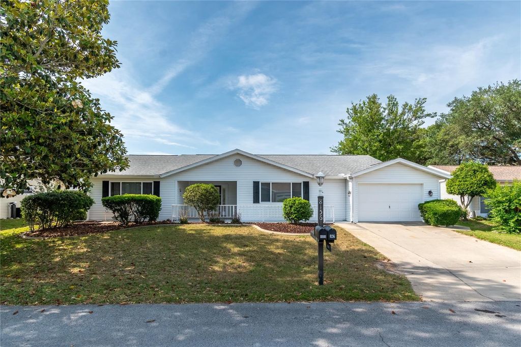 Photo of 8156 SW 108th Lane Road, Ocala, FL 34481 (MLS # OM723701)