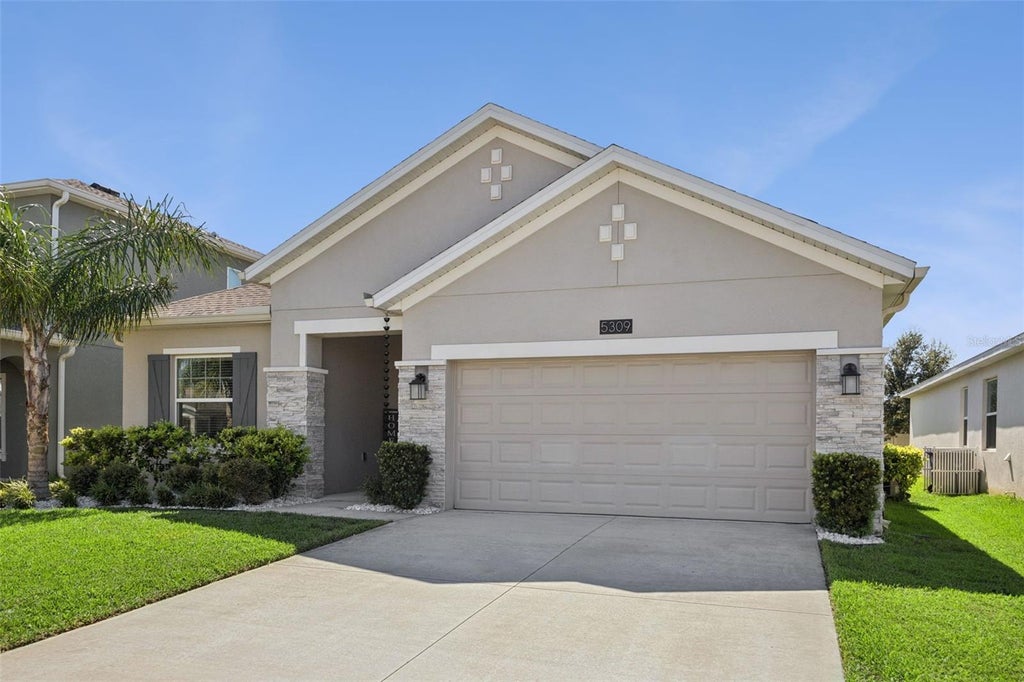 Photo of 5309 Amersham Lane, Saint Cloud, FL 34771 (MLS # O6431722)