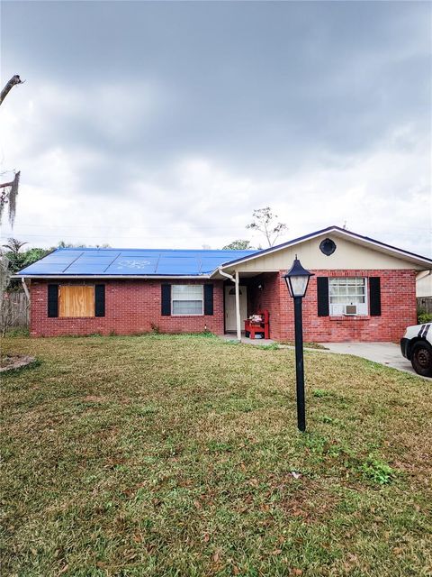 A home in LAKELAND