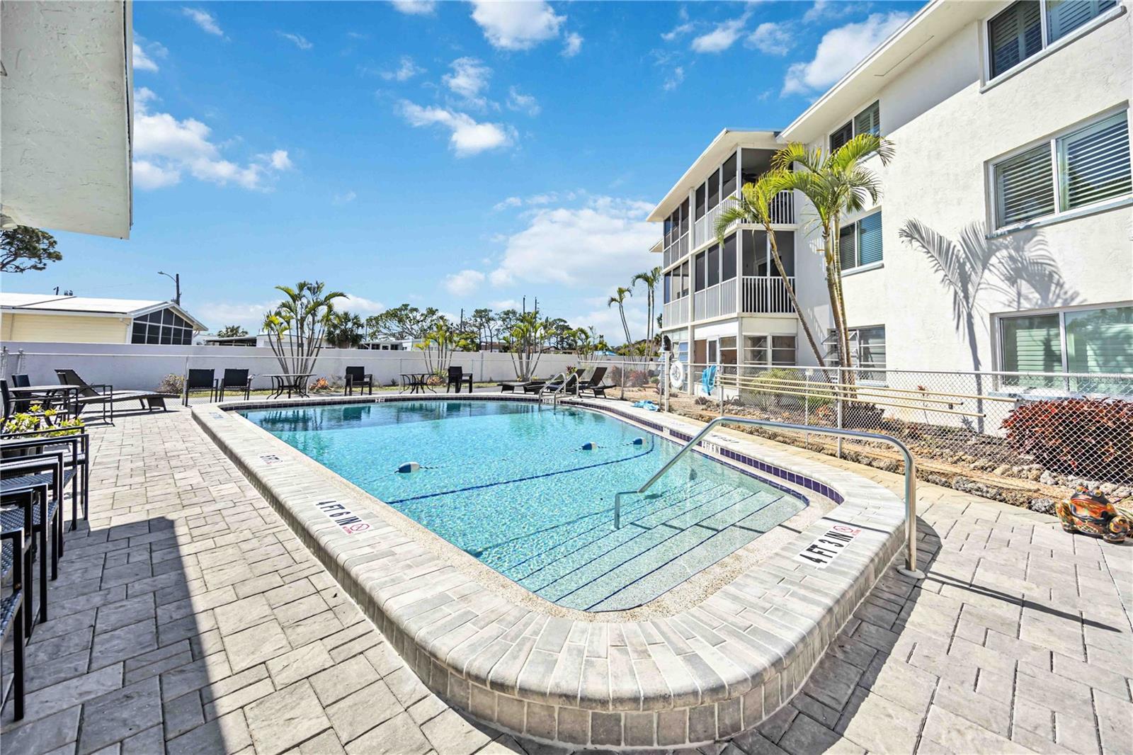 708 TAMIAMI TRAIL S 103