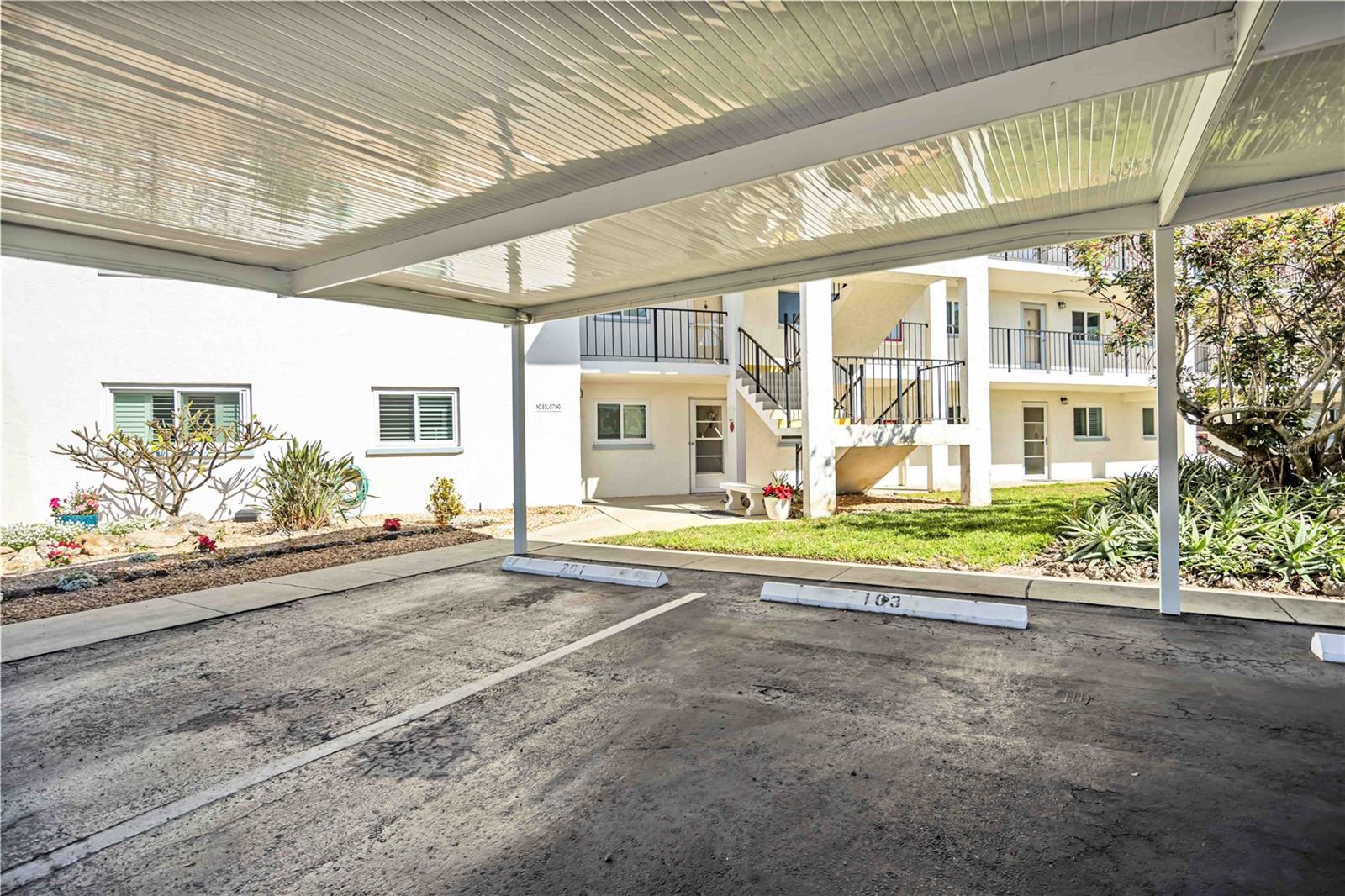 708 TAMIAMI TRAIL S 103