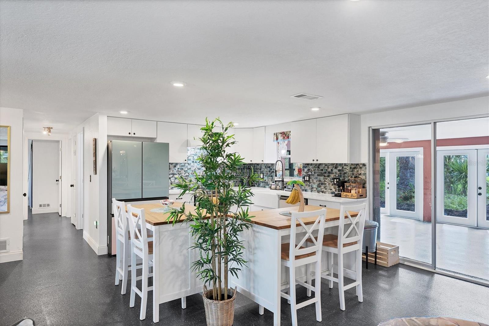 LONGLAKE ESTATES - Residential