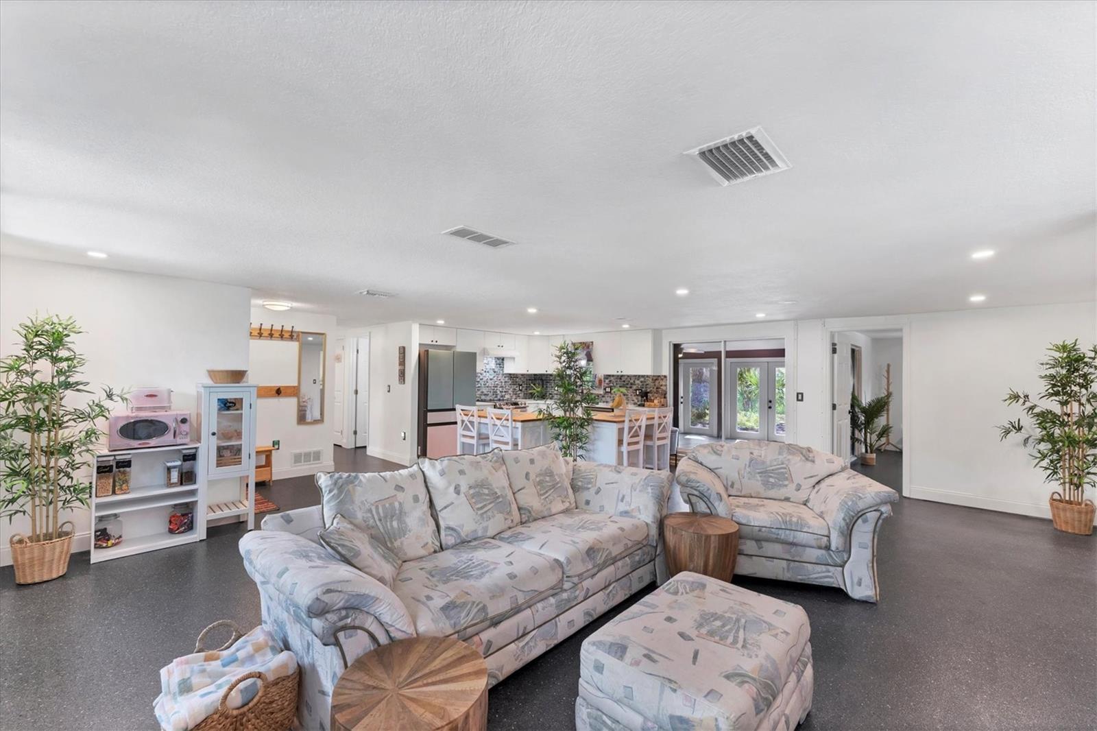 LONGLAKE ESTATES - Residential