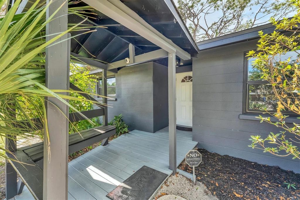 Photo of 1651 Lakeview Place, Englewood, FL 34223 (MLS # D6143973)