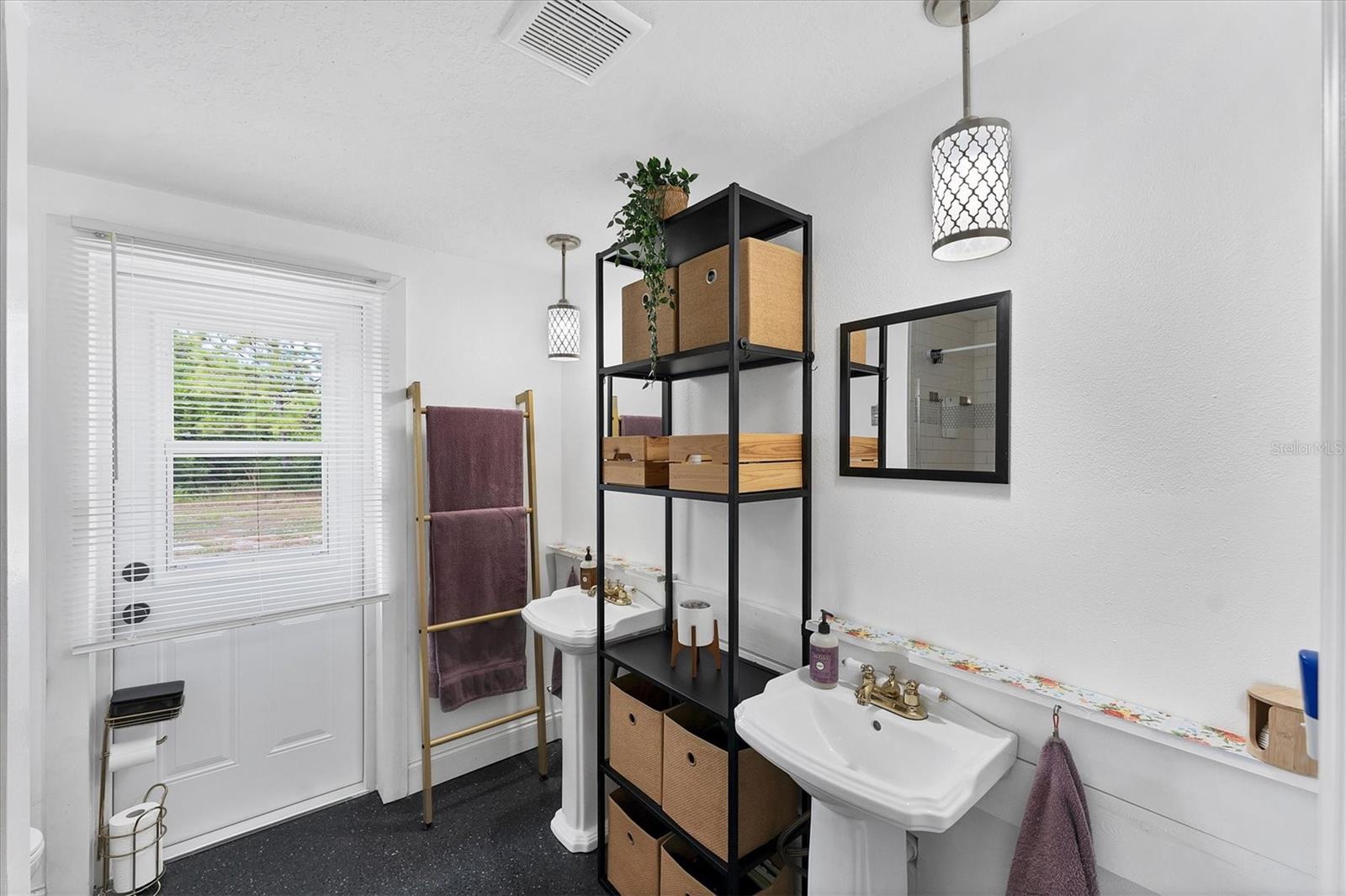 LONGLAKE ESTATES - Residential