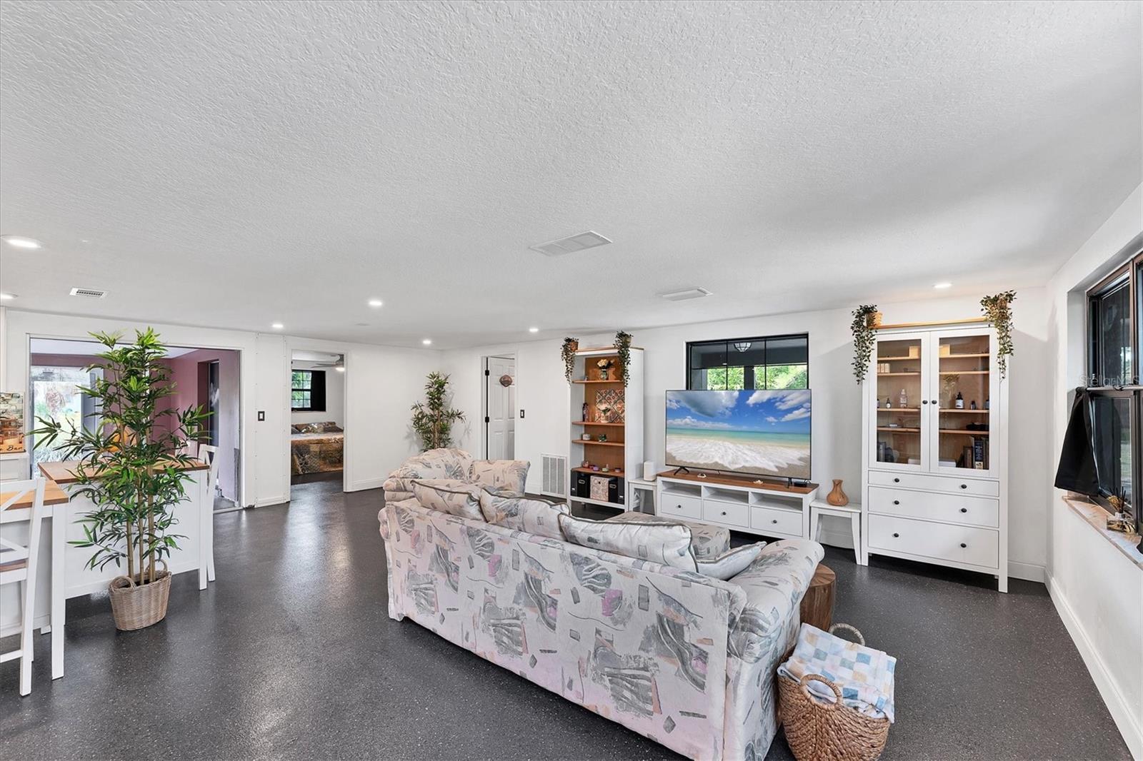 LONGLAKE ESTATES - Residential