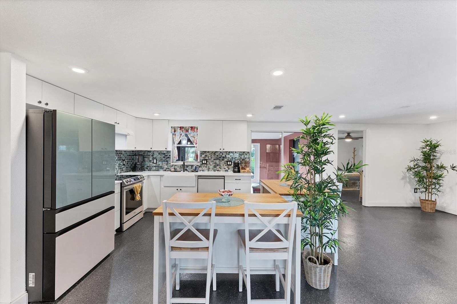 LONGLAKE ESTATES - Residential