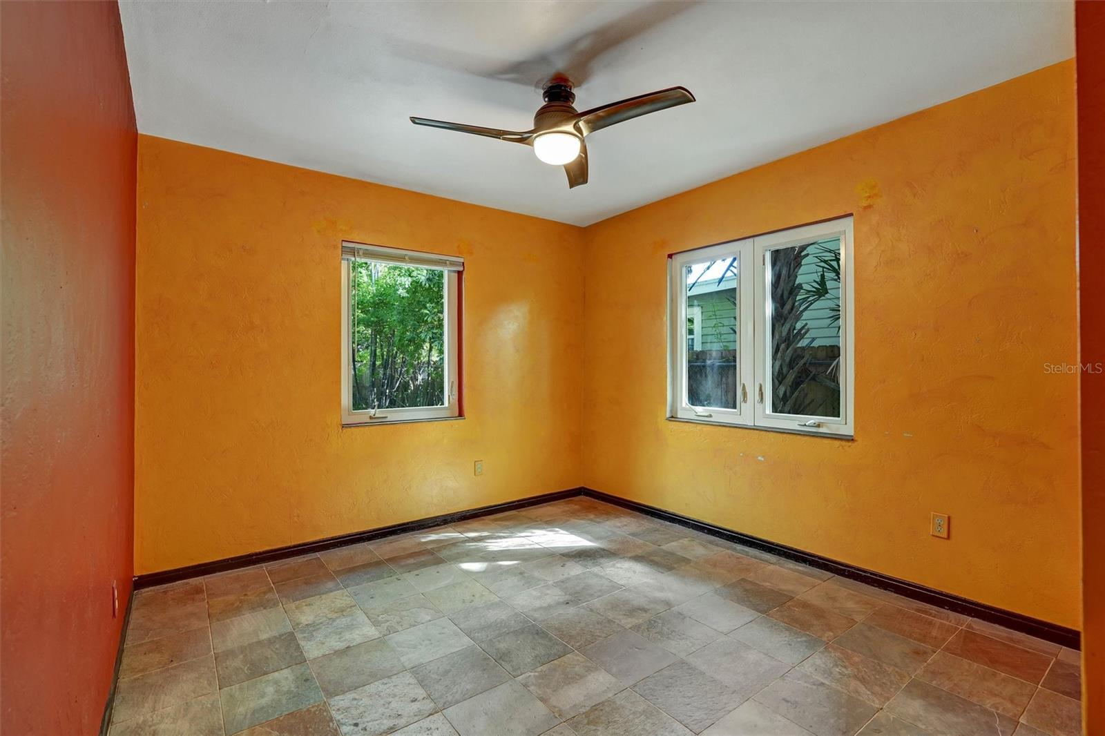 ROUSLYNN - Residential