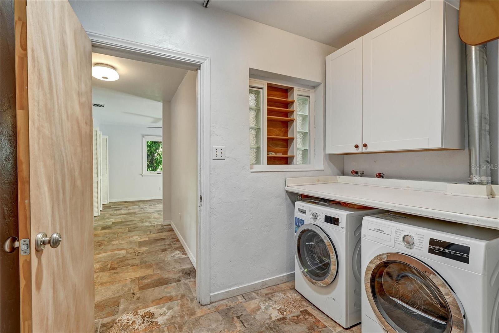 ROUSLYNN - Residential