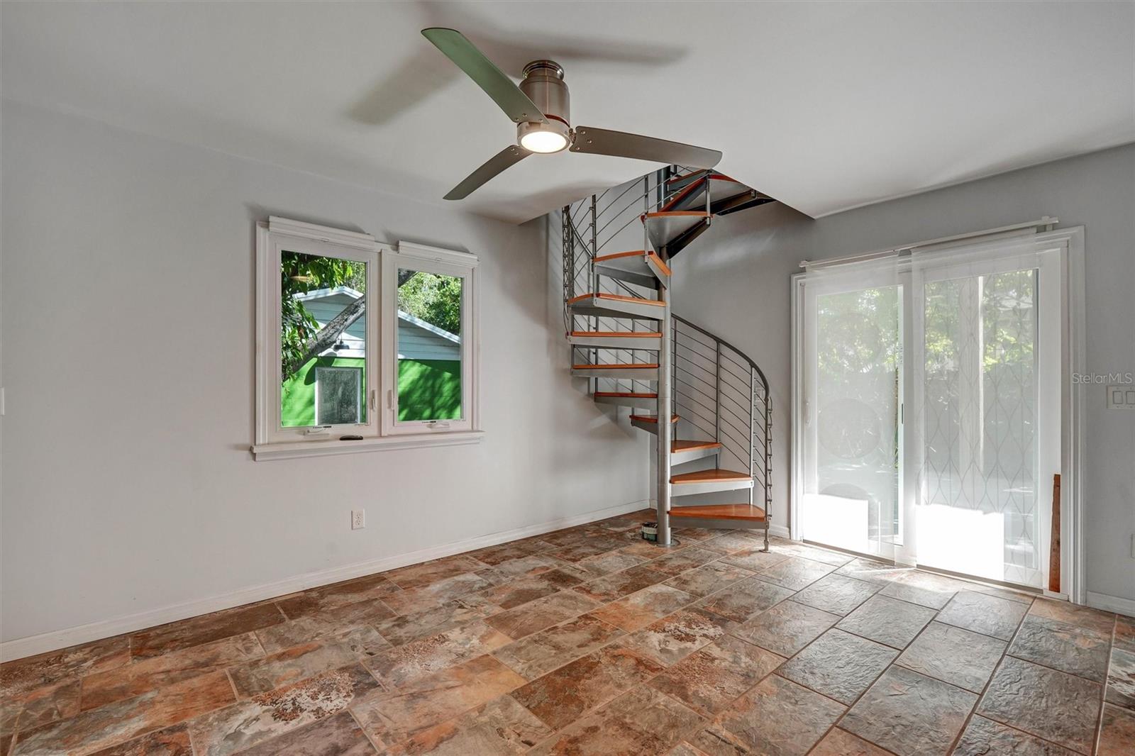 ROUSLYNN - Residential