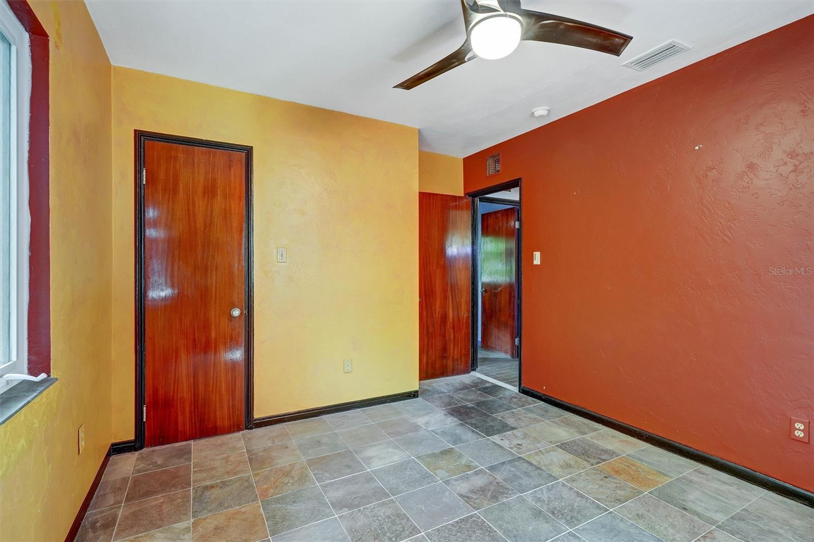 ROUSLYNN - Residential