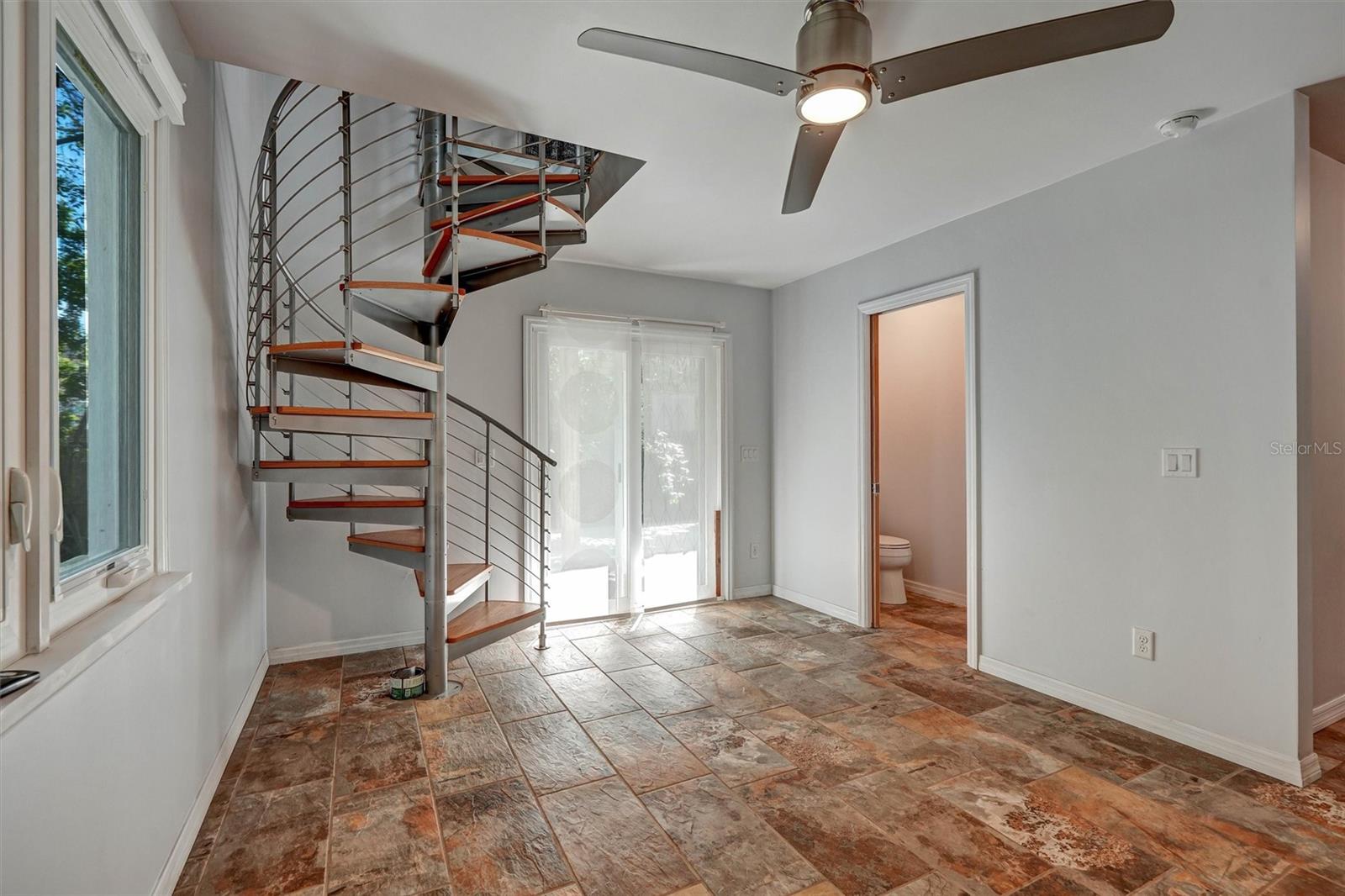 ROUSLYNN - Residential