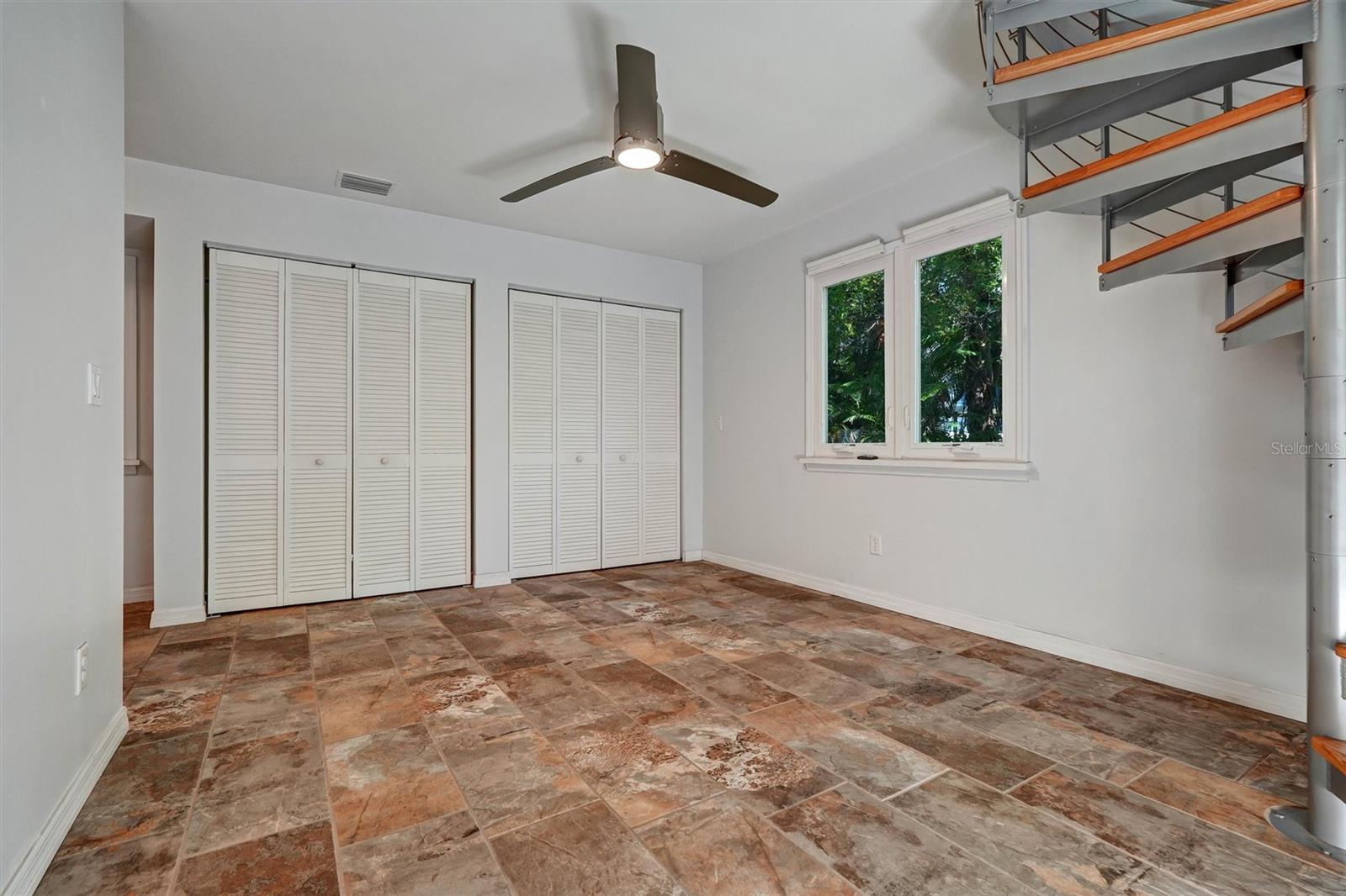 ROUSLYNN - Residential