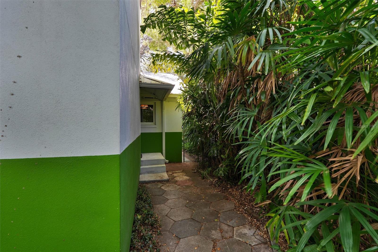 ROUSLYNN - Residential