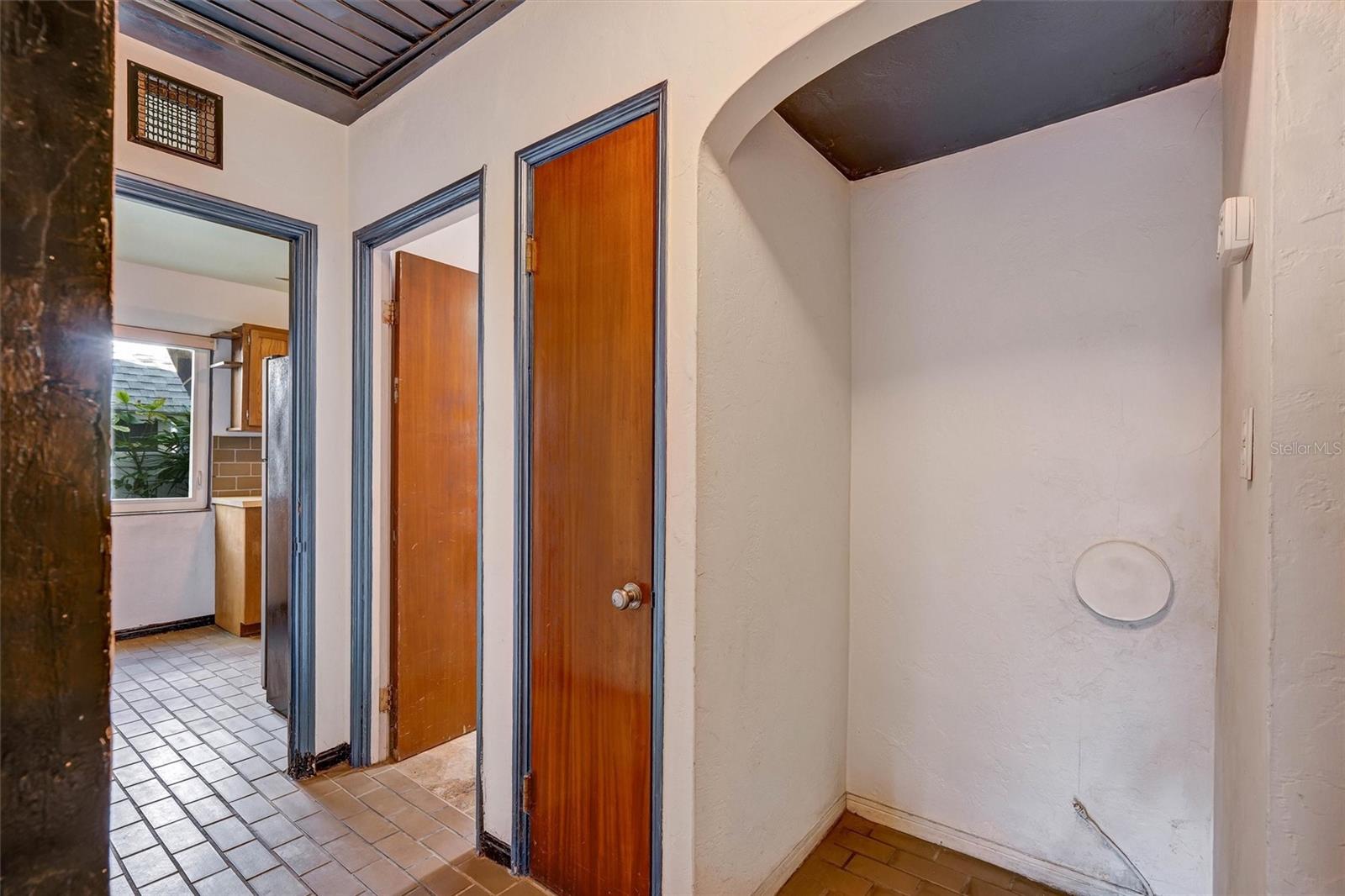 ROUSLYNN - Residential