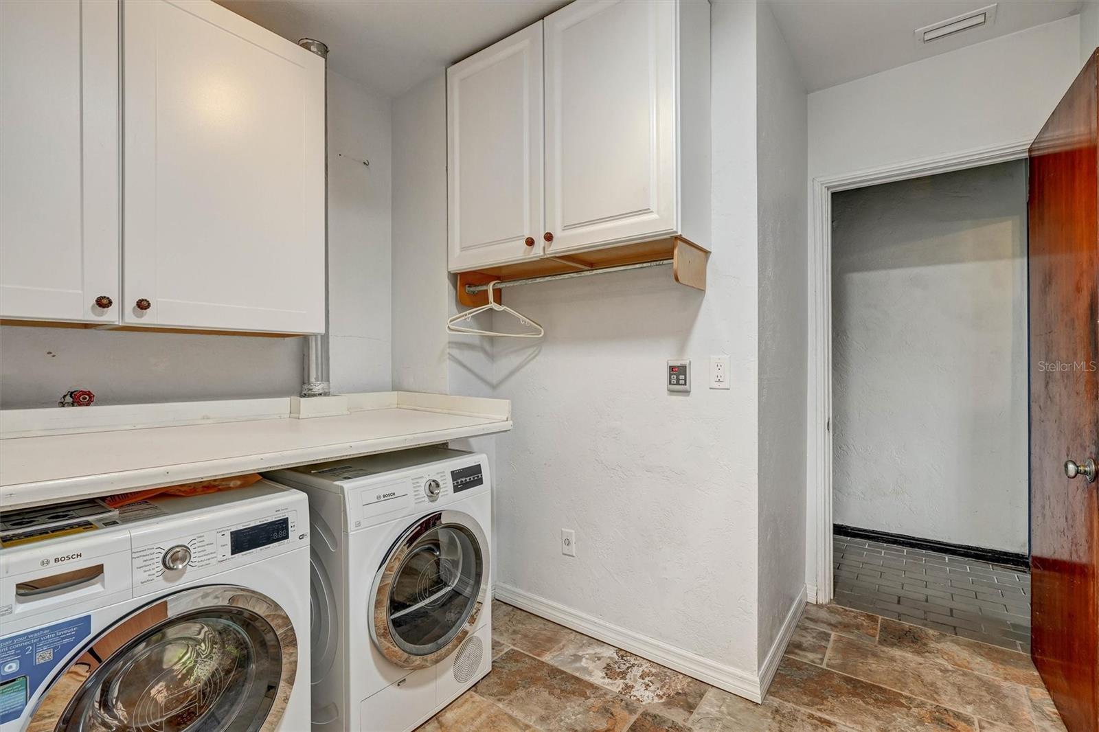 ROUSLYNN - Residential