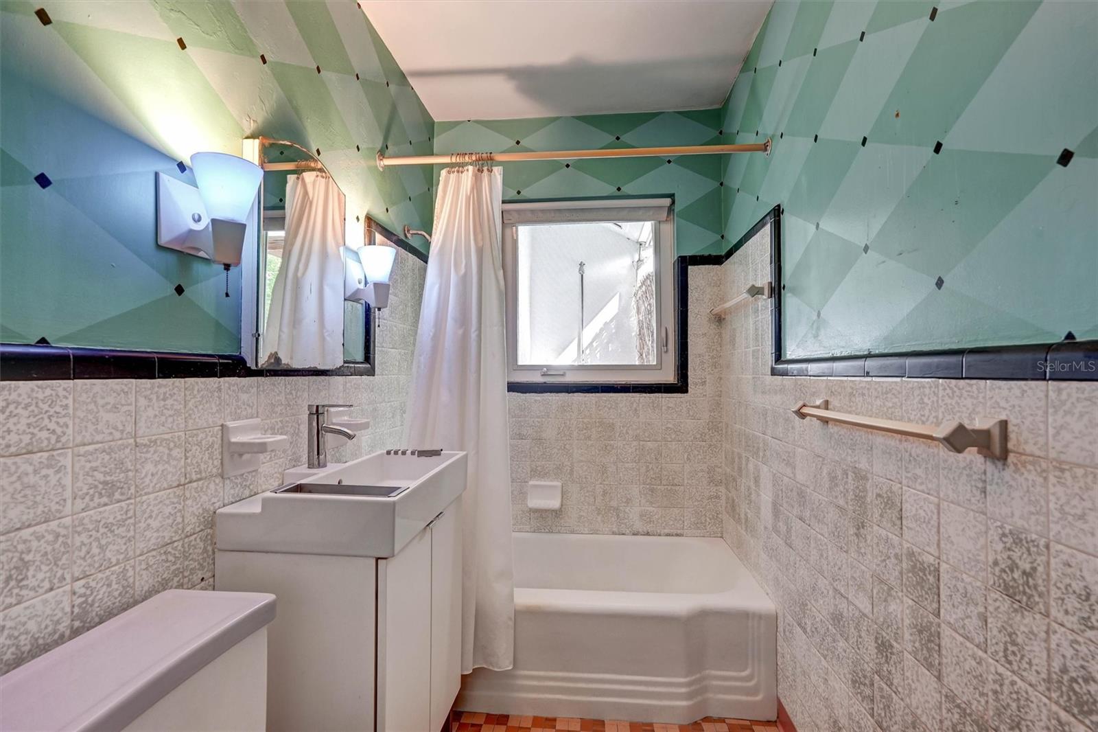 ROUSLYNN - Residential