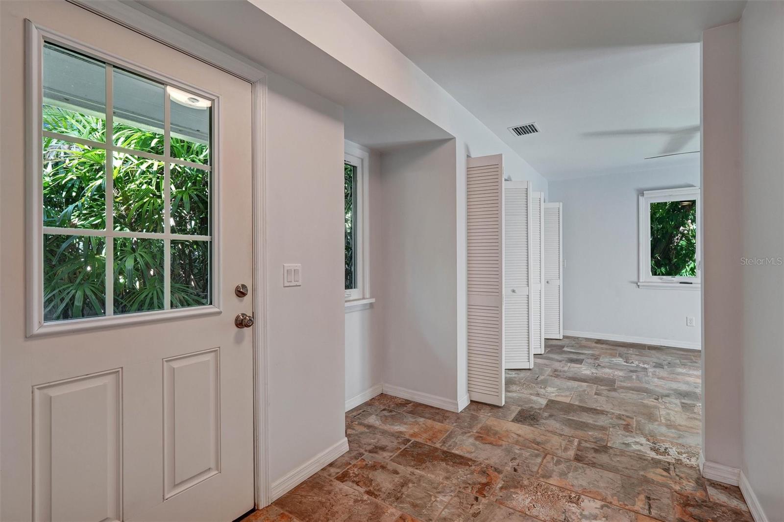 ROUSLYNN - Residential