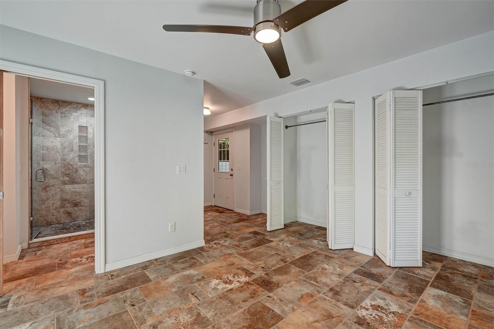 ROUSLYNN - Residential