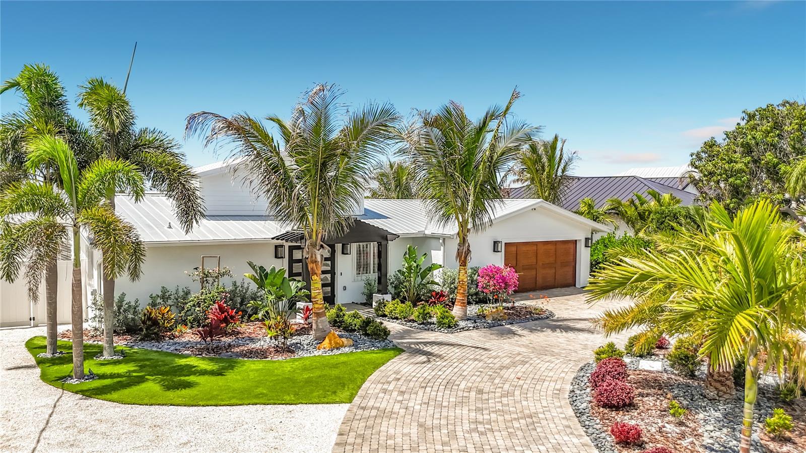 605 KEY ROYALE DRIVE
