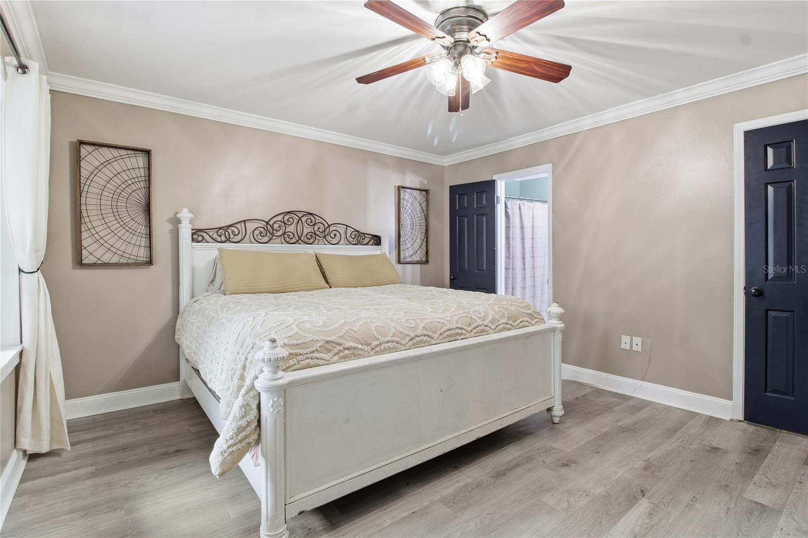 SHADY OAK ESTATES - Residential