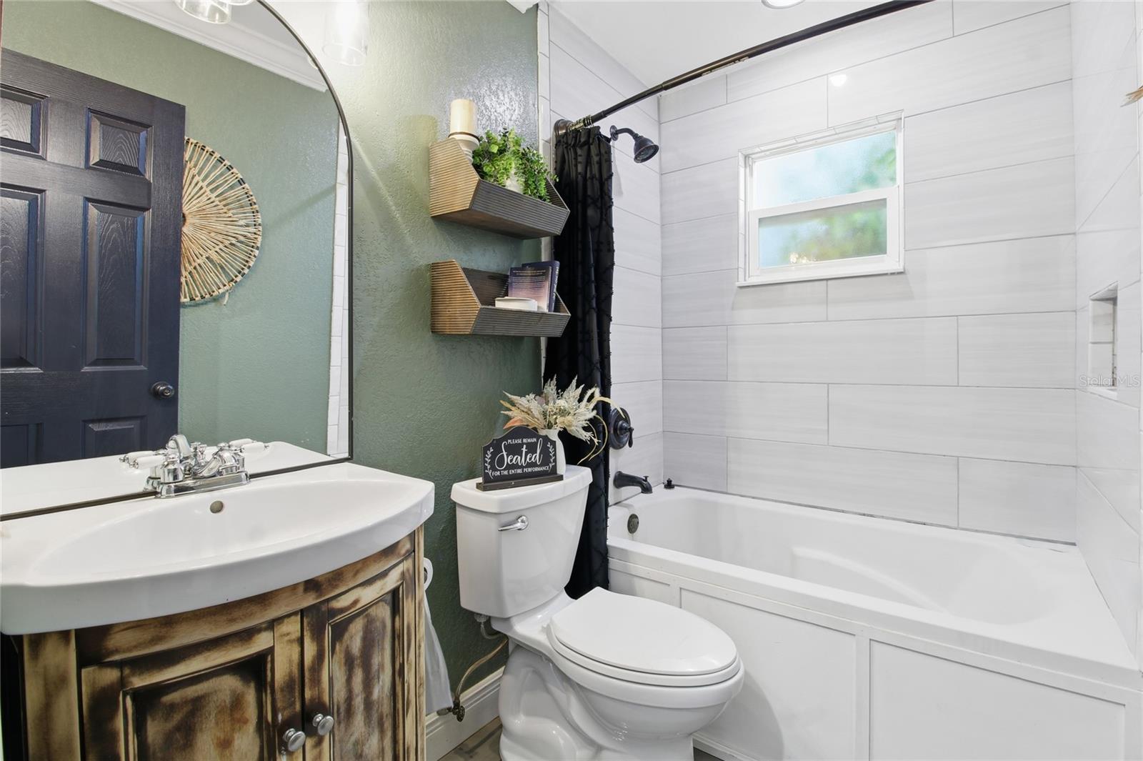 SHADY OAK ESTATES - Residential