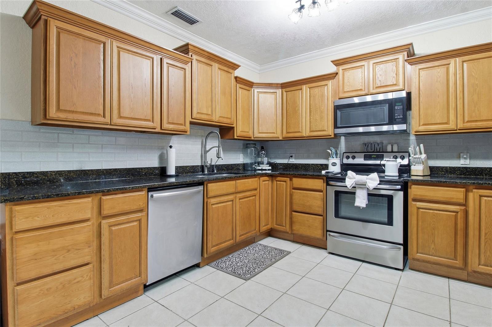 SHADY OAK ESTATES - Residential