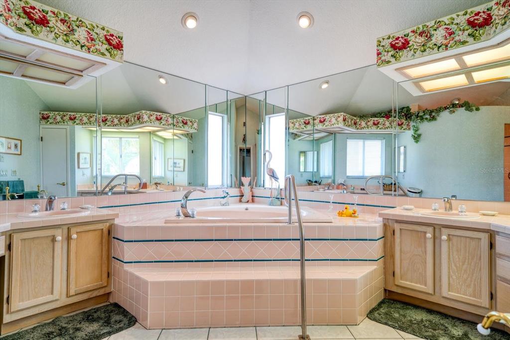 INDIAN ROCKS - Residential