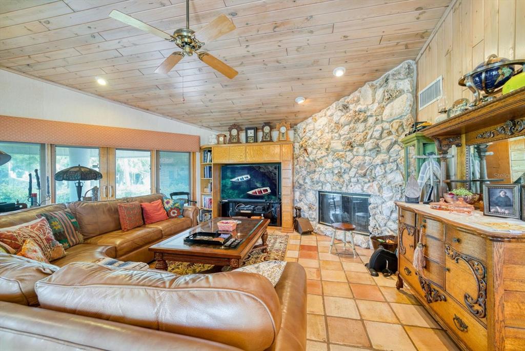 INDIAN ROCKS - Residential