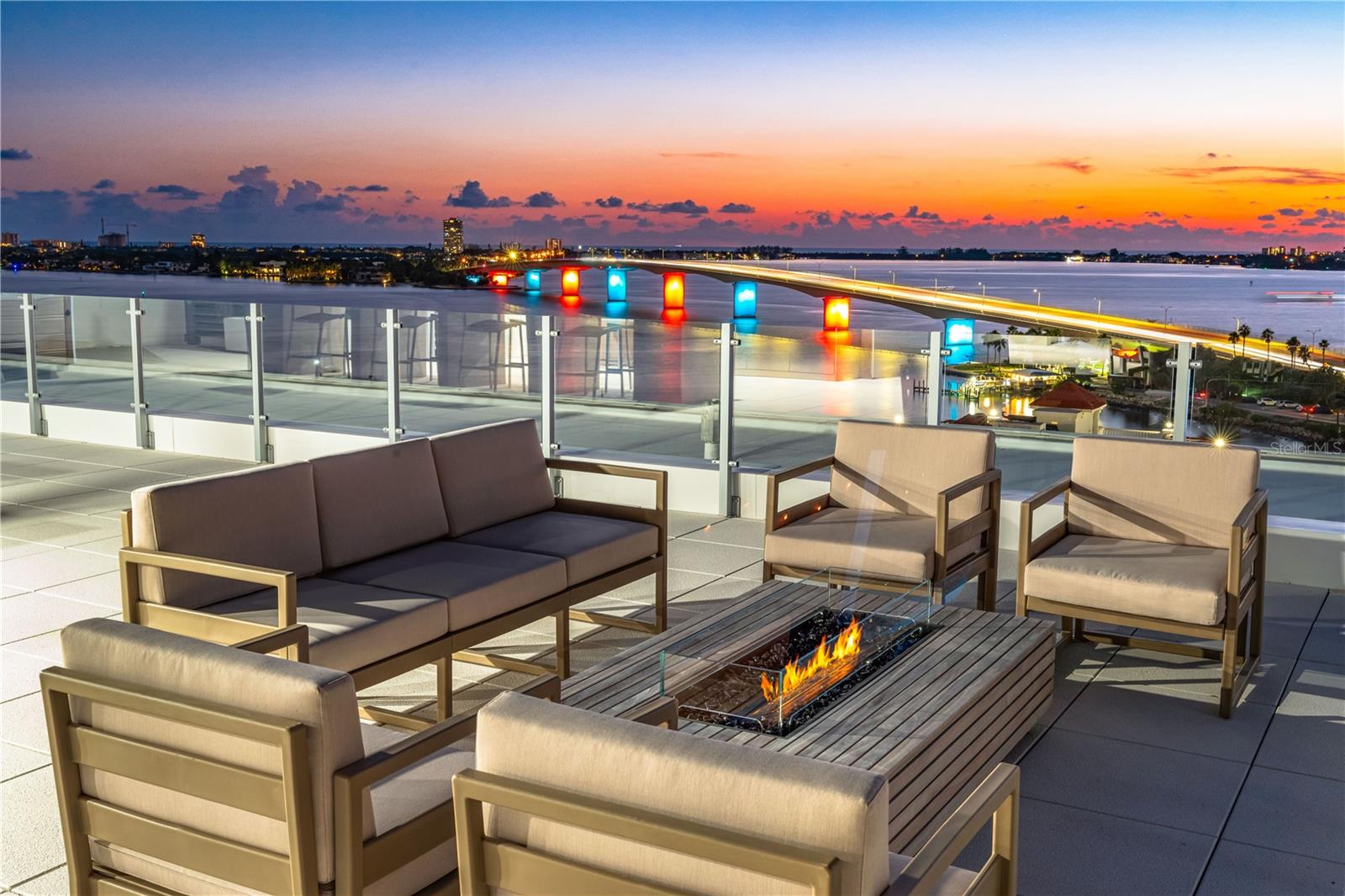 111 GOLDEN GATE POINT 701PH