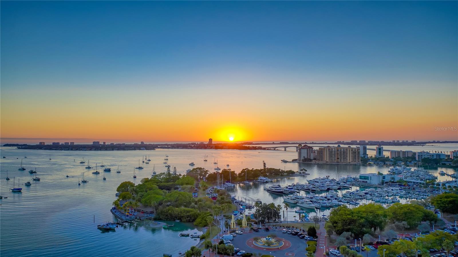 111 GOLDEN GATE POINT 701PH