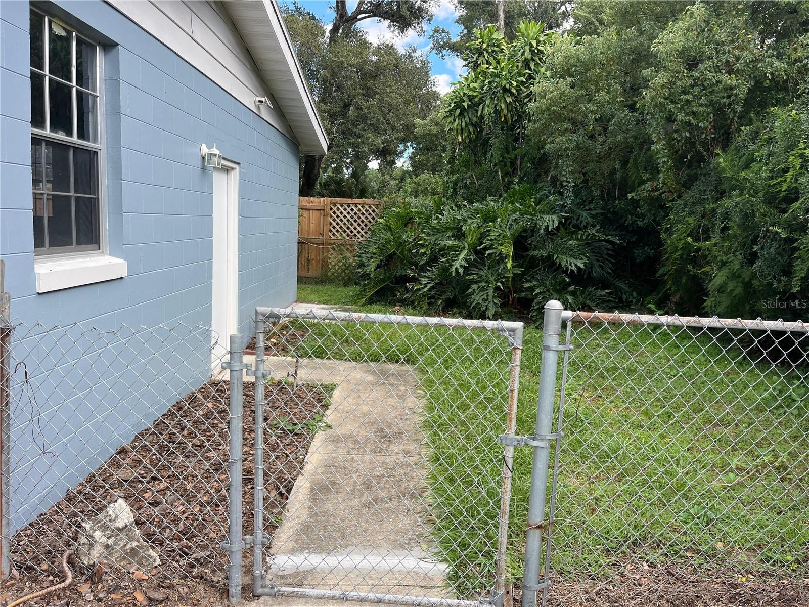 CAROL COURT - Residential