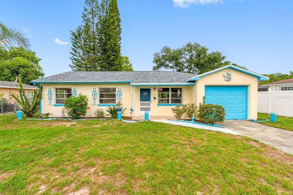 Photo of 126 W Grapefruit Circle, Clearwater, FL 33759 (MLS # TB8514146)