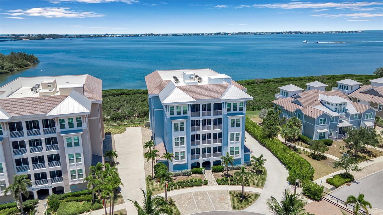 MARINA WALK ON HARBOUR ISLE - Residential