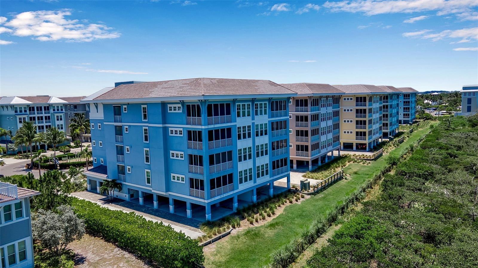 MARINA WALK ON HARBOUR ISLE - Residential