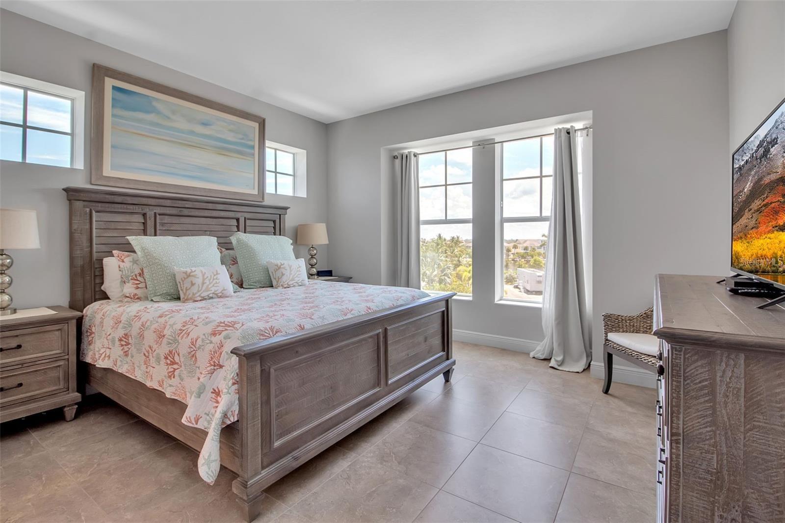 MARINA WALK ON HARBOUR ISLE - Residential