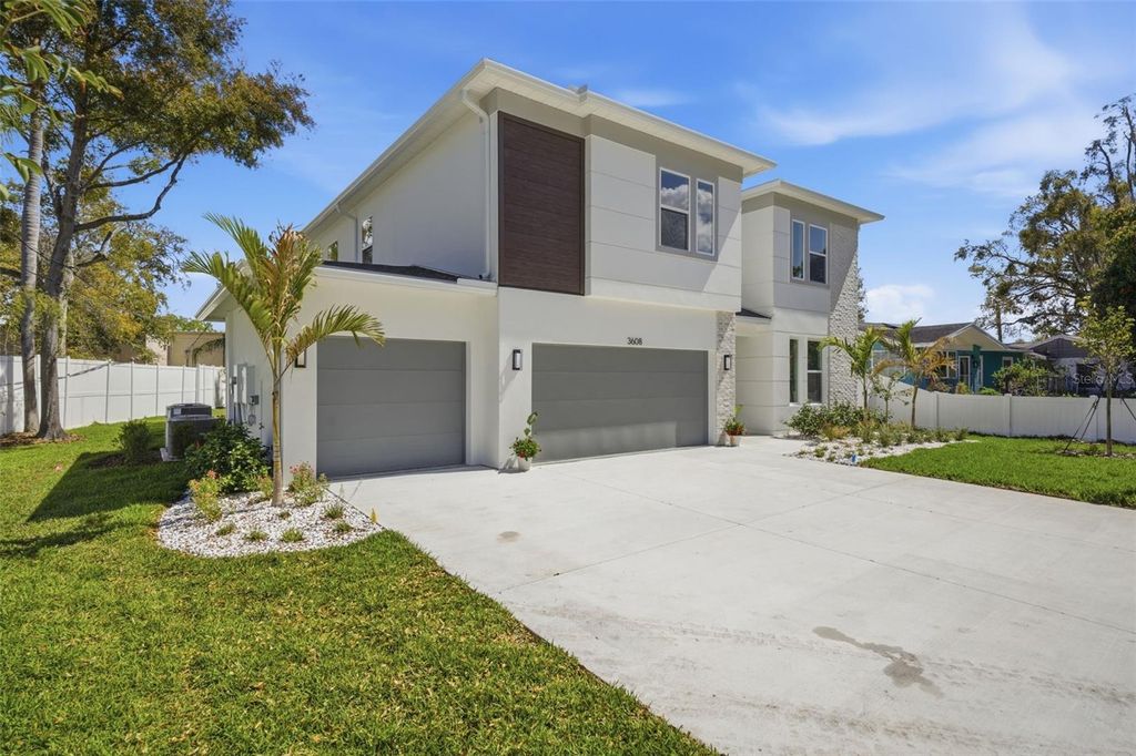 Photo of 3608 E Tampa Circle, Tampa, FL 33629 (MLS # TB8483702)