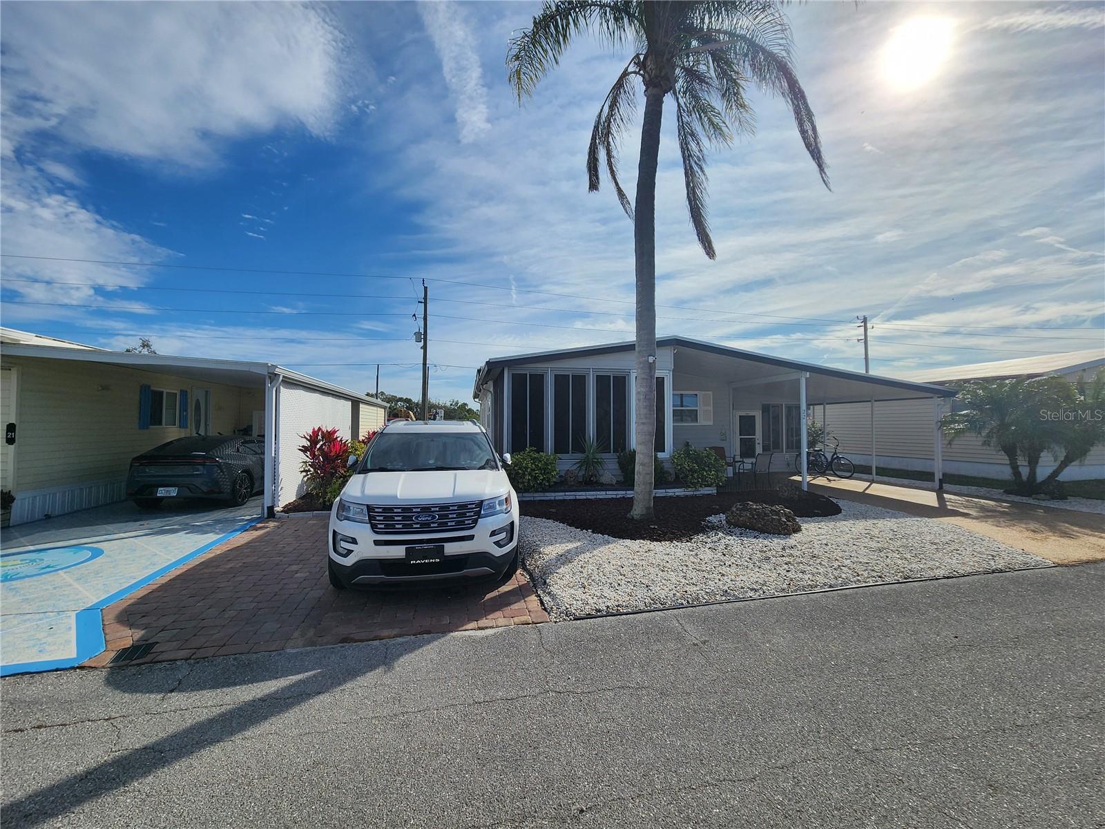 PALM LAKE ESTATES - Residential