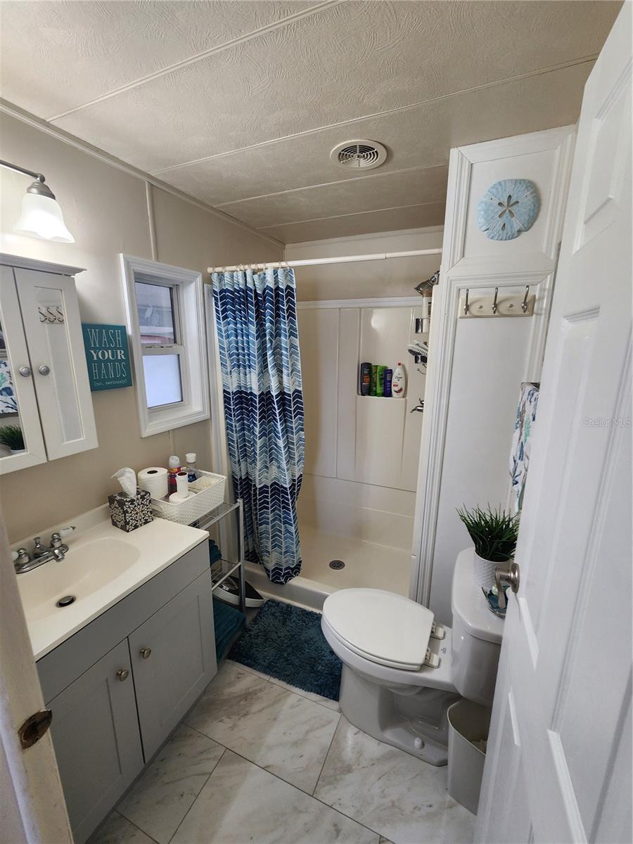 PALM LAKE ESTATES - Residential