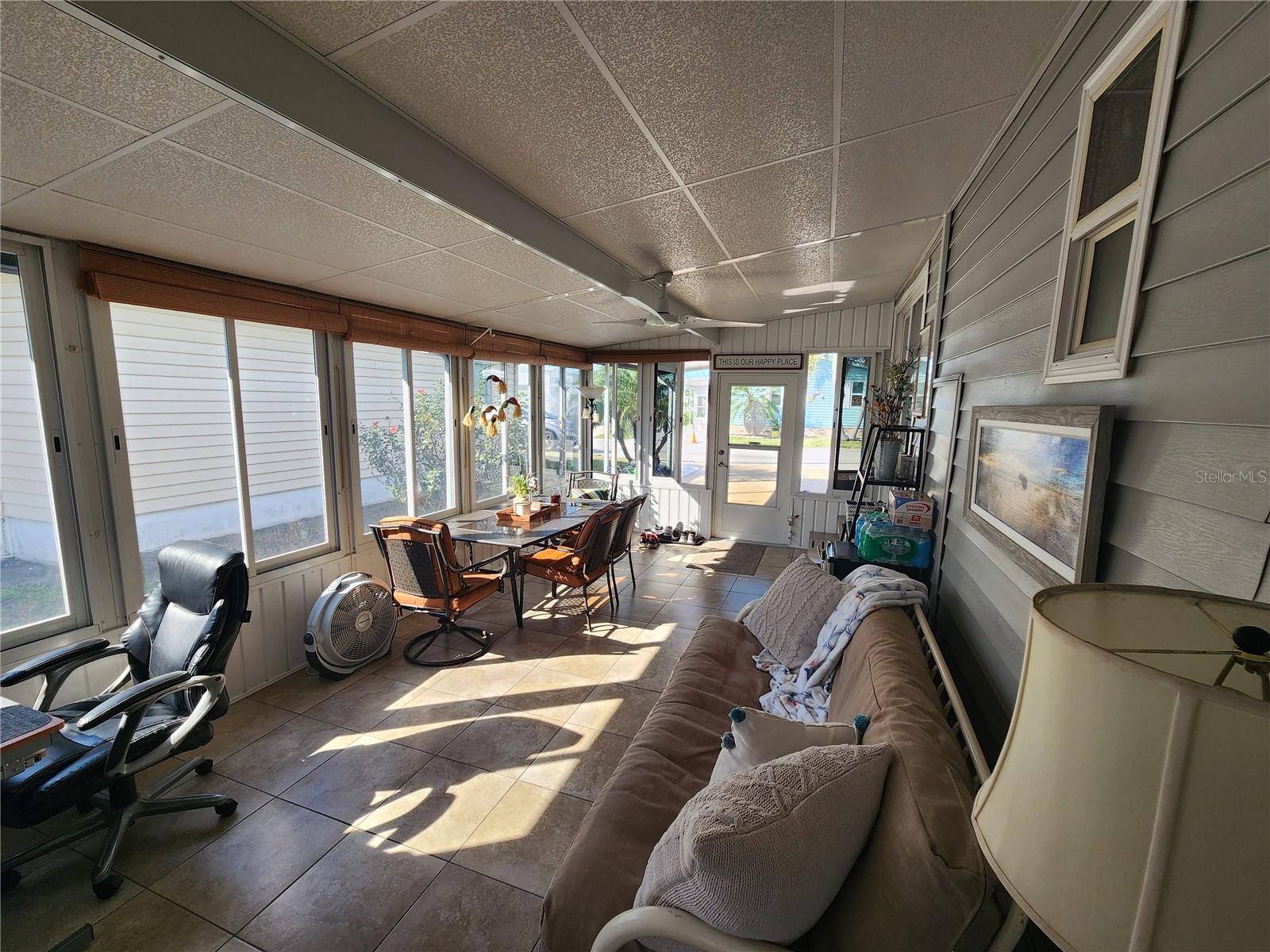 PALM LAKE ESTATES - Residential