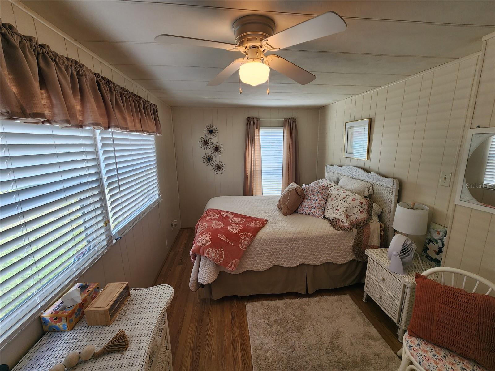 PALM LAKE ESTATES - Residential