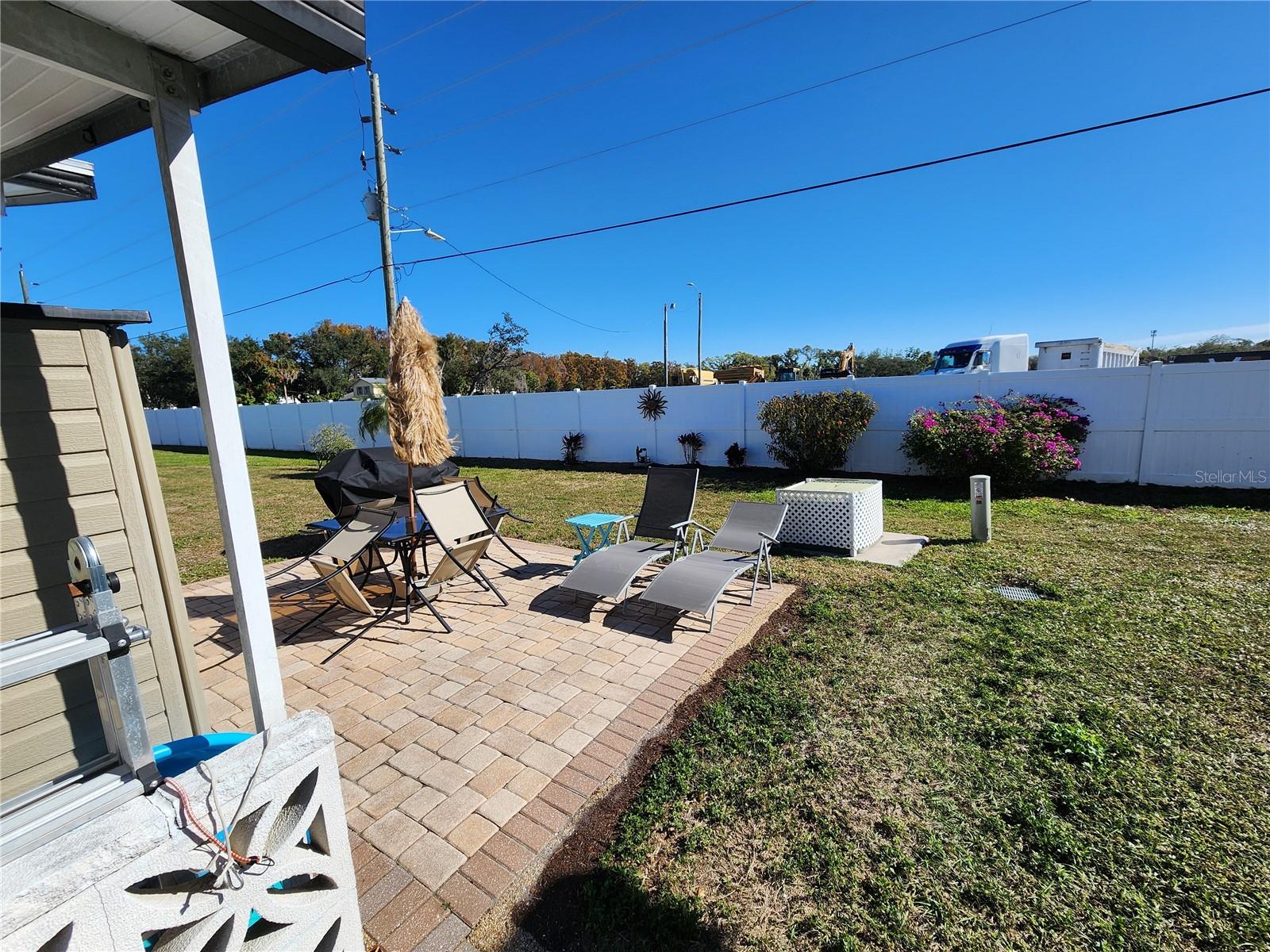 PALM LAKE ESTATES - Residential