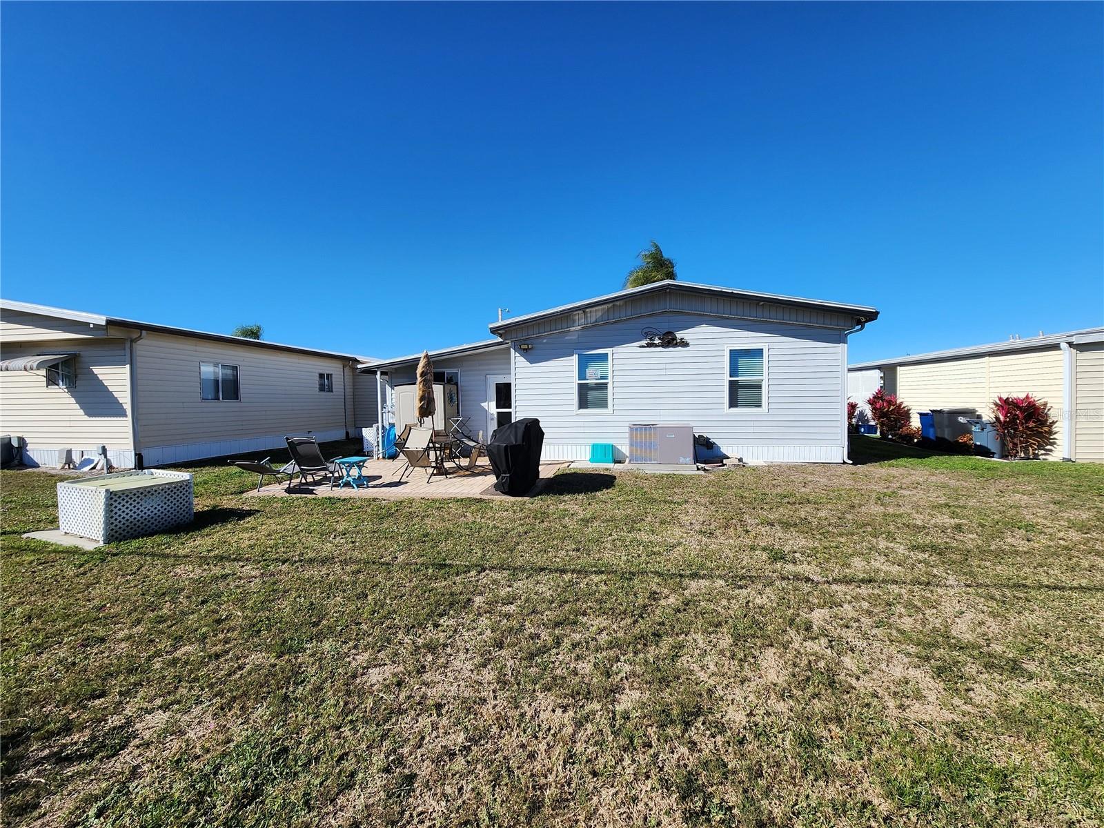 PALM LAKE ESTATES - Residential