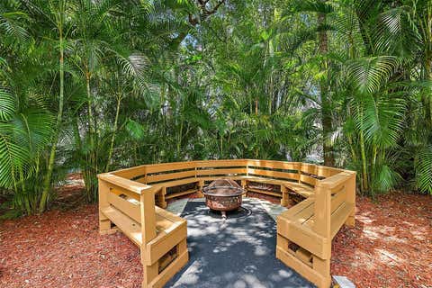 Tiny photo for 507 Lakeshore Drive, Eustis, FL 32726 (MLS # G5114140)